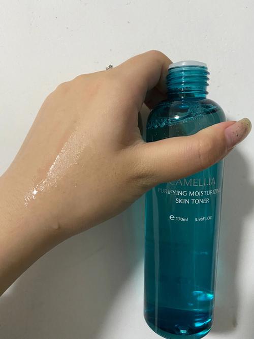 皮肤补水补的是什么水 如何正确选择和使用补水产品